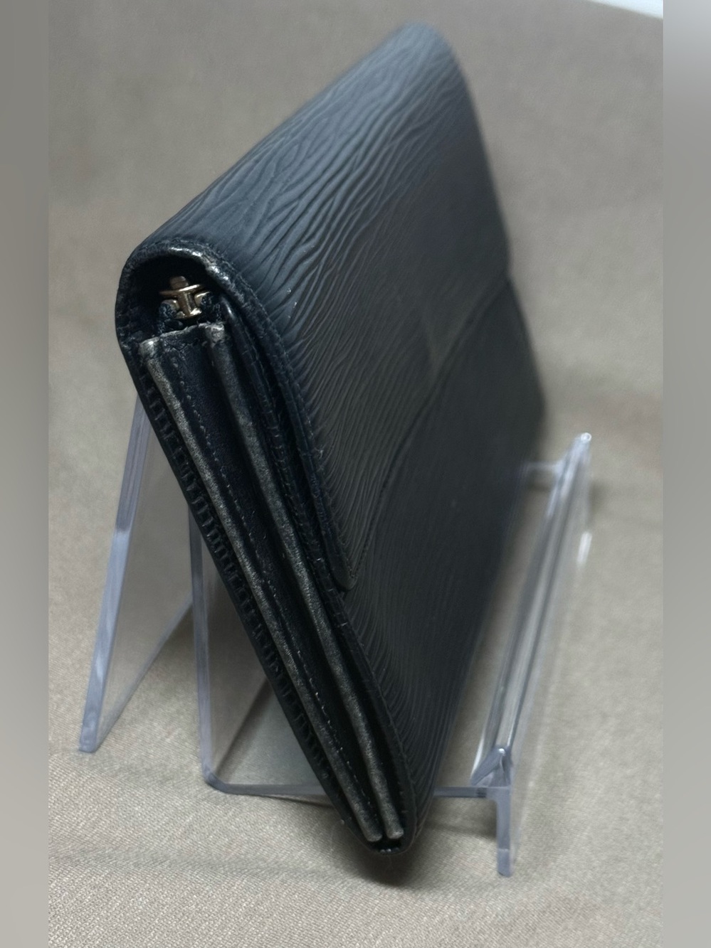 ✨Authentic Louis Vuitton Black Epi Leather Sarah Long Wallet✨ 1991 Vintage - Picture 4 of 12